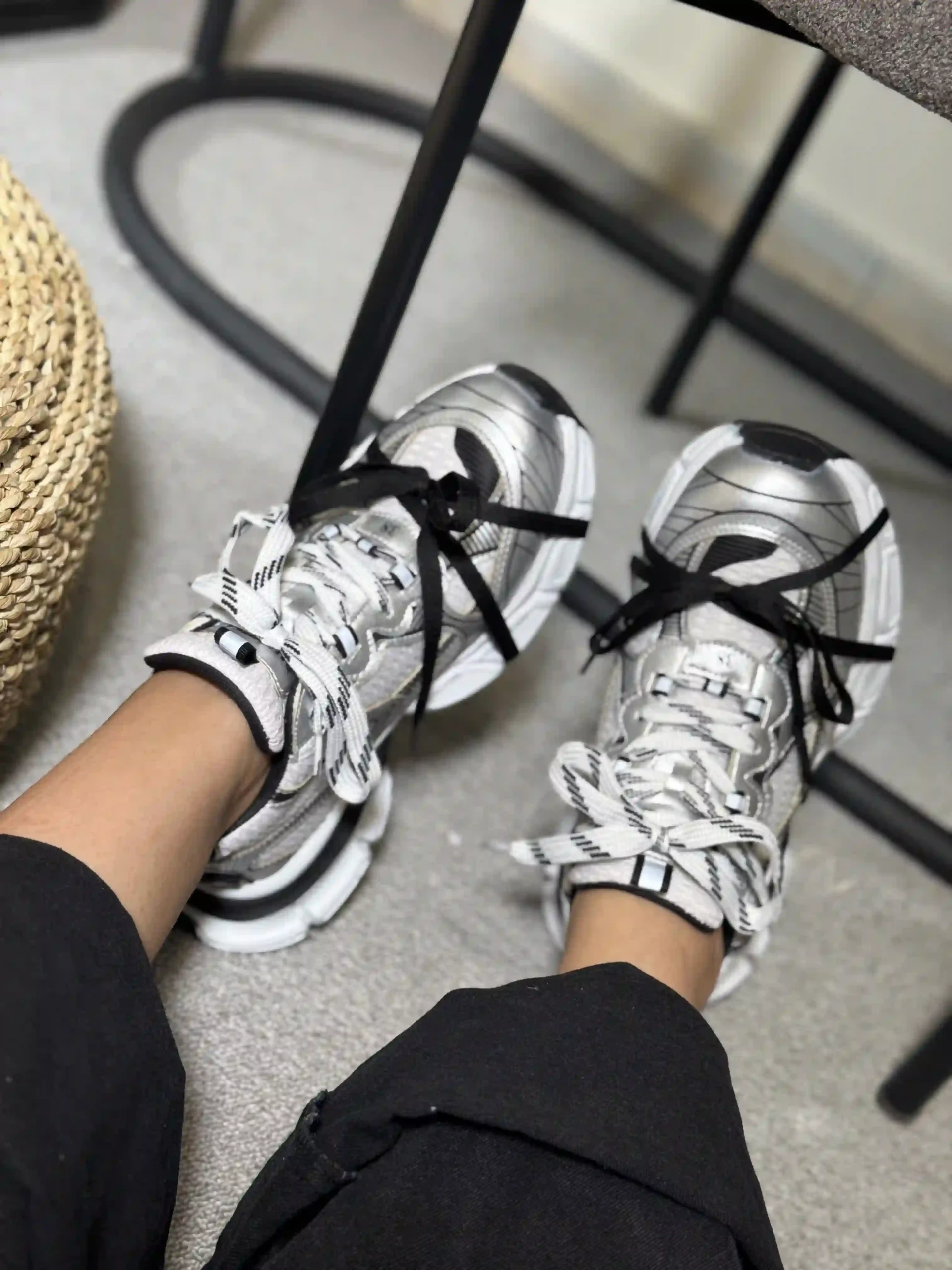 IMG_1099-scaled-1.webp کتونی بالنسیاگا کد 1025 - تصویر 1