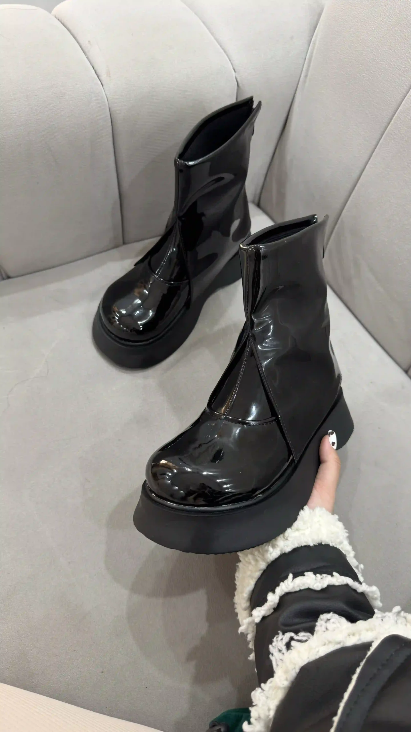 IMG_1938-scaled-1.webp بوت شالی ورنی کد 1076 - تصویر 1