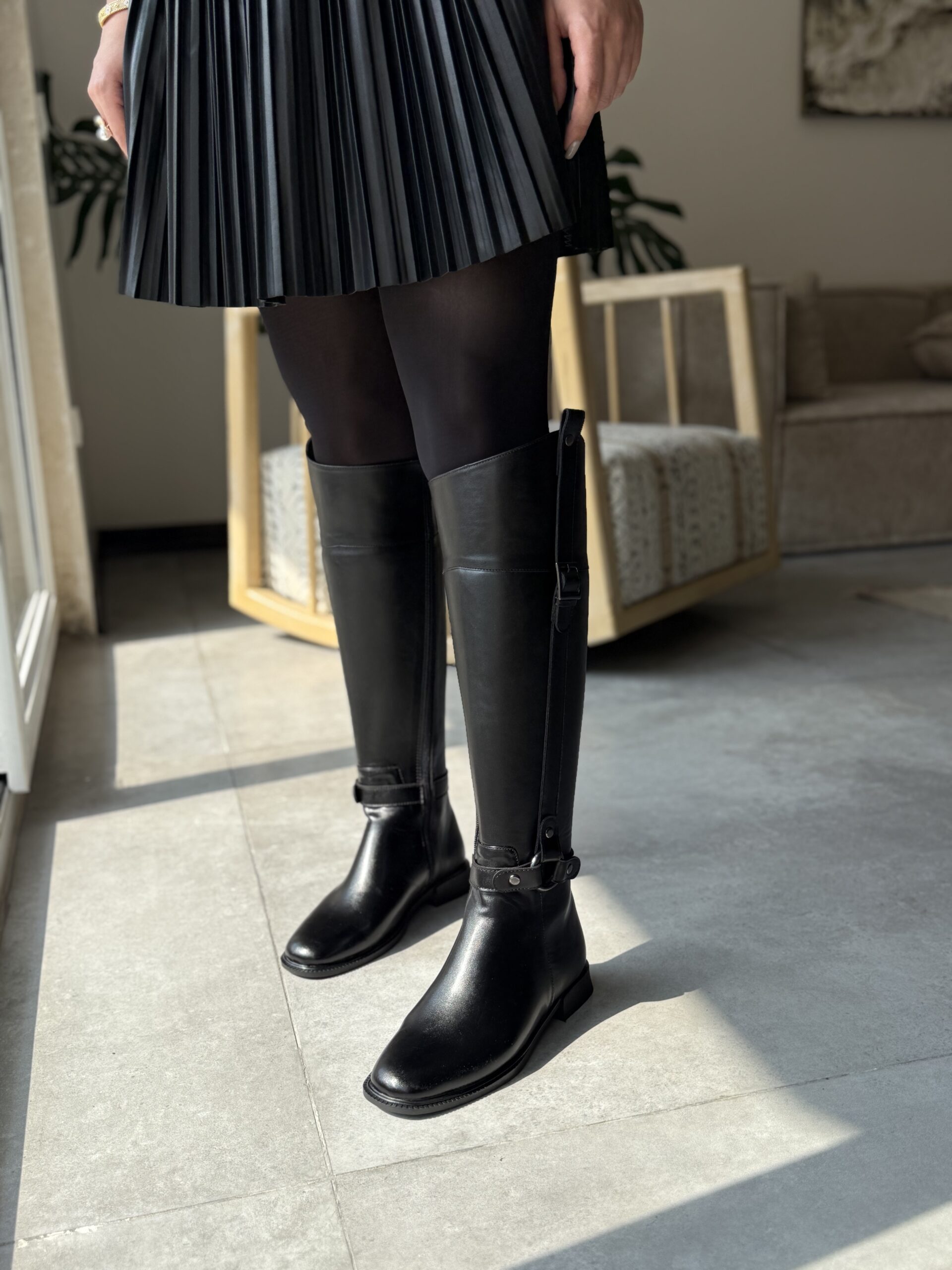 IMG_3318 بوت بلند ویکتوریا کد 8040 - تصویر 1