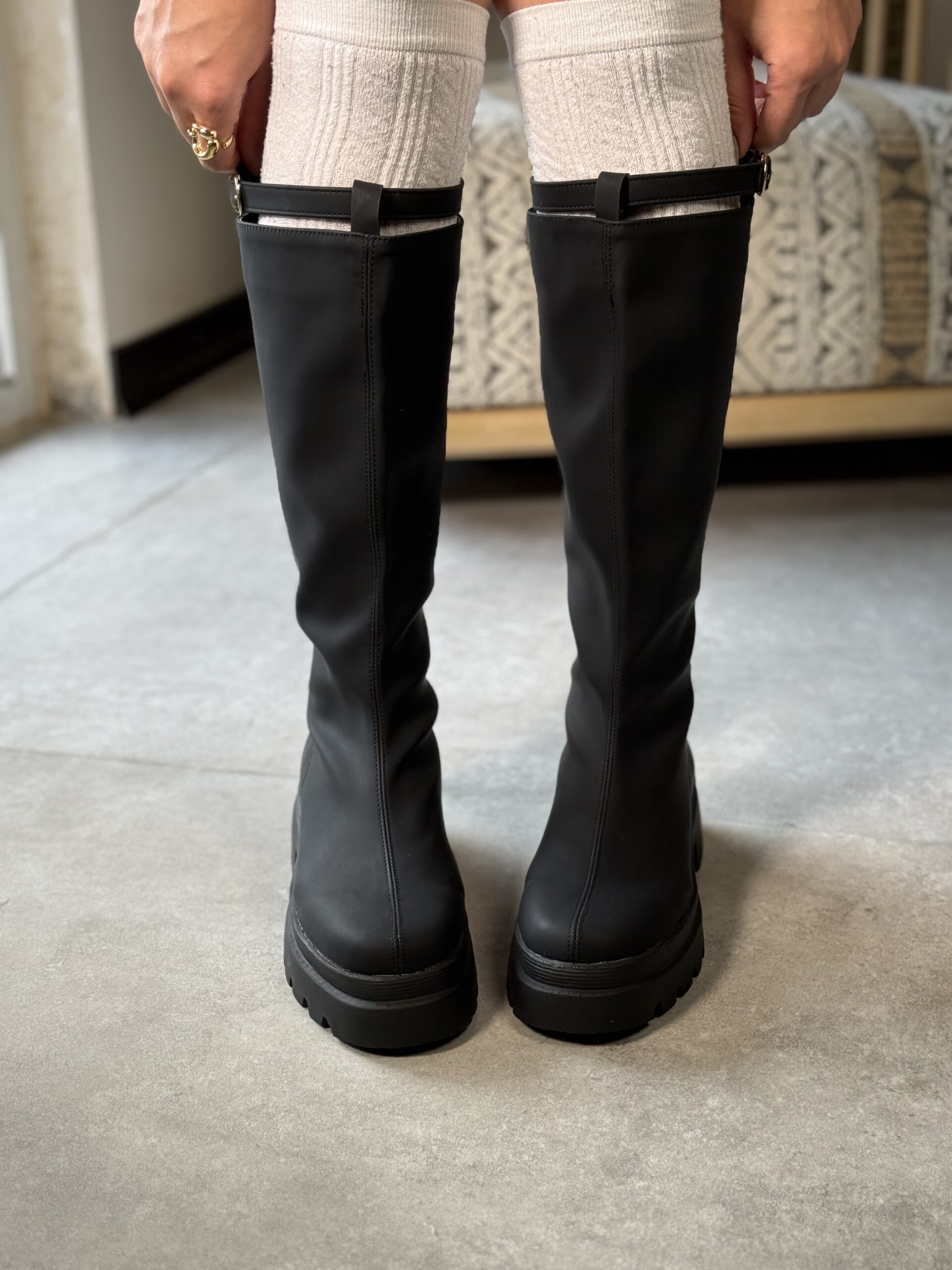 IMG_3997 بوت بلند الگانس کد 8044 - تصویر 1